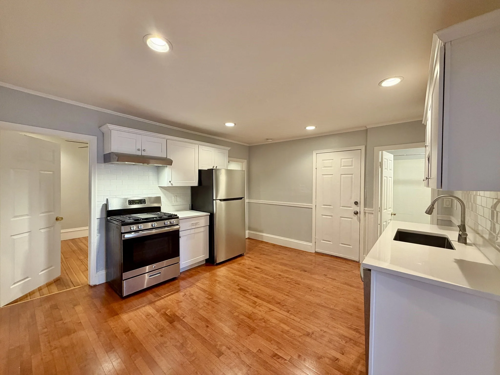 2 bed, 1 bath apartment for rent at 22 Carlton St Unit 1, Salem — photo 3 of 13