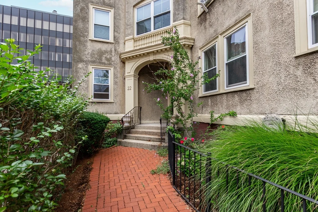 3 bed, 2 bath apartment for rent at 22 Centre St Unit 3, Harvard Square — photo 19 of 21