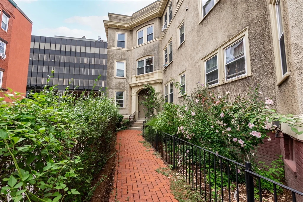 3 bed, 2 bath apartment for rent at 22 Centre St Unit 3, Harvard Square — photo 18 of 21