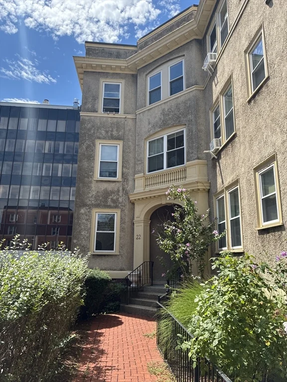 3 bed, 2 bath apartment for rent at 22 Centre St Unit 3, Harvard Square — photo 17 of 18