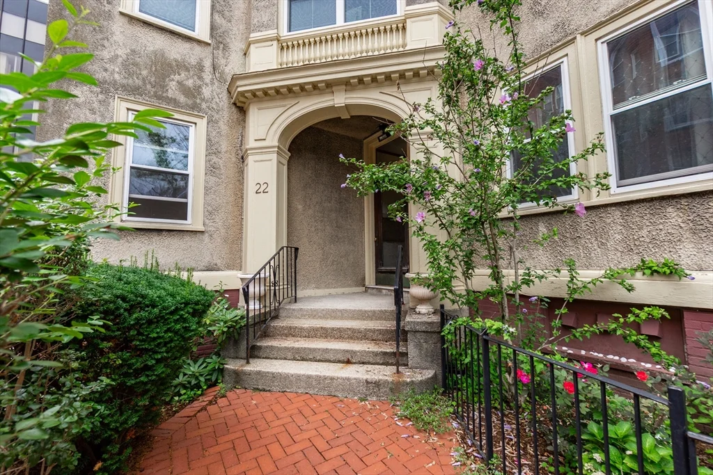 3 bed, 2 bath apartment for rent at 22 Centre St Unit 3, Harvard Square — photo 20 of 21