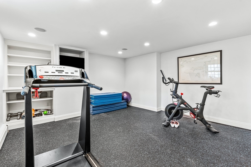 5 bed, 4+ bath apartment for rent at 22 Chadwick Rd Unit 22, Weston — photo 25 of 32
