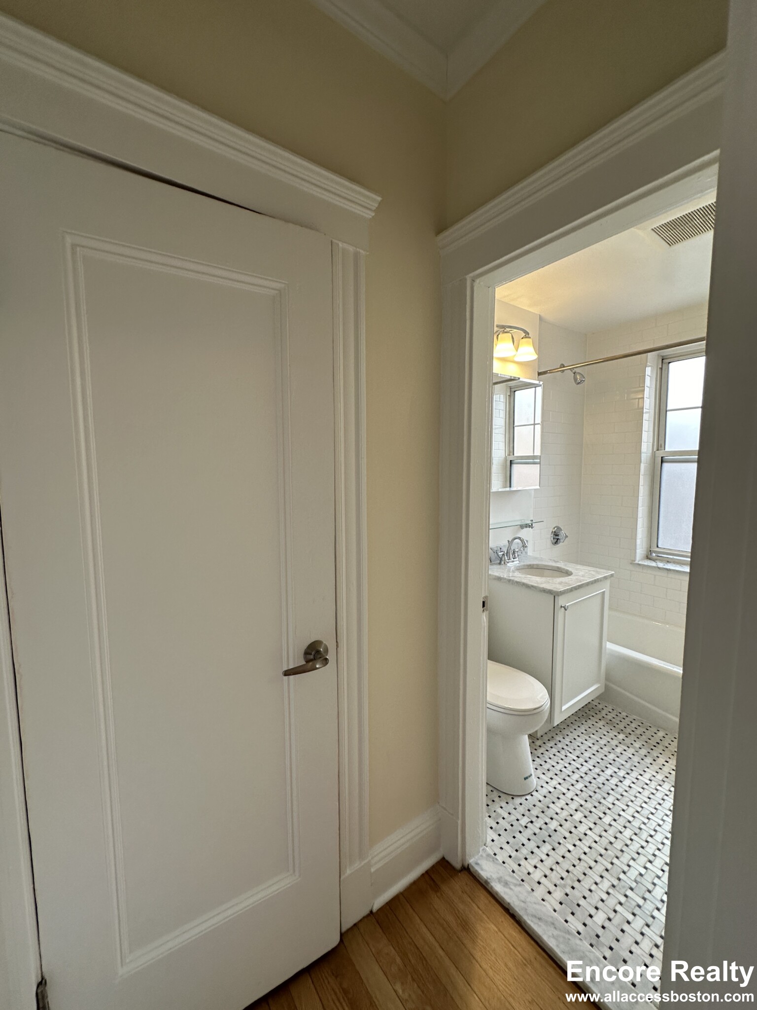 Studio bed, 1 bath apartment for rent at 22 Chauncy St Unit 20, Neighborhood Nine — photo 9 of 14