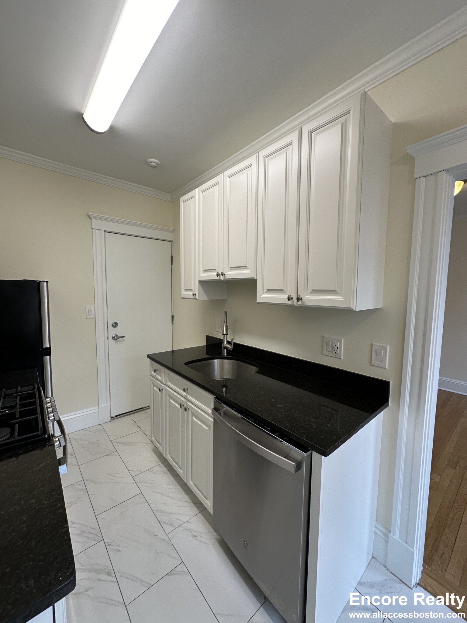Studio bed, 1 bath apartment for rent at 22 Chauncy St Unit 20, Neighborhood Nine — photo 3 of 14