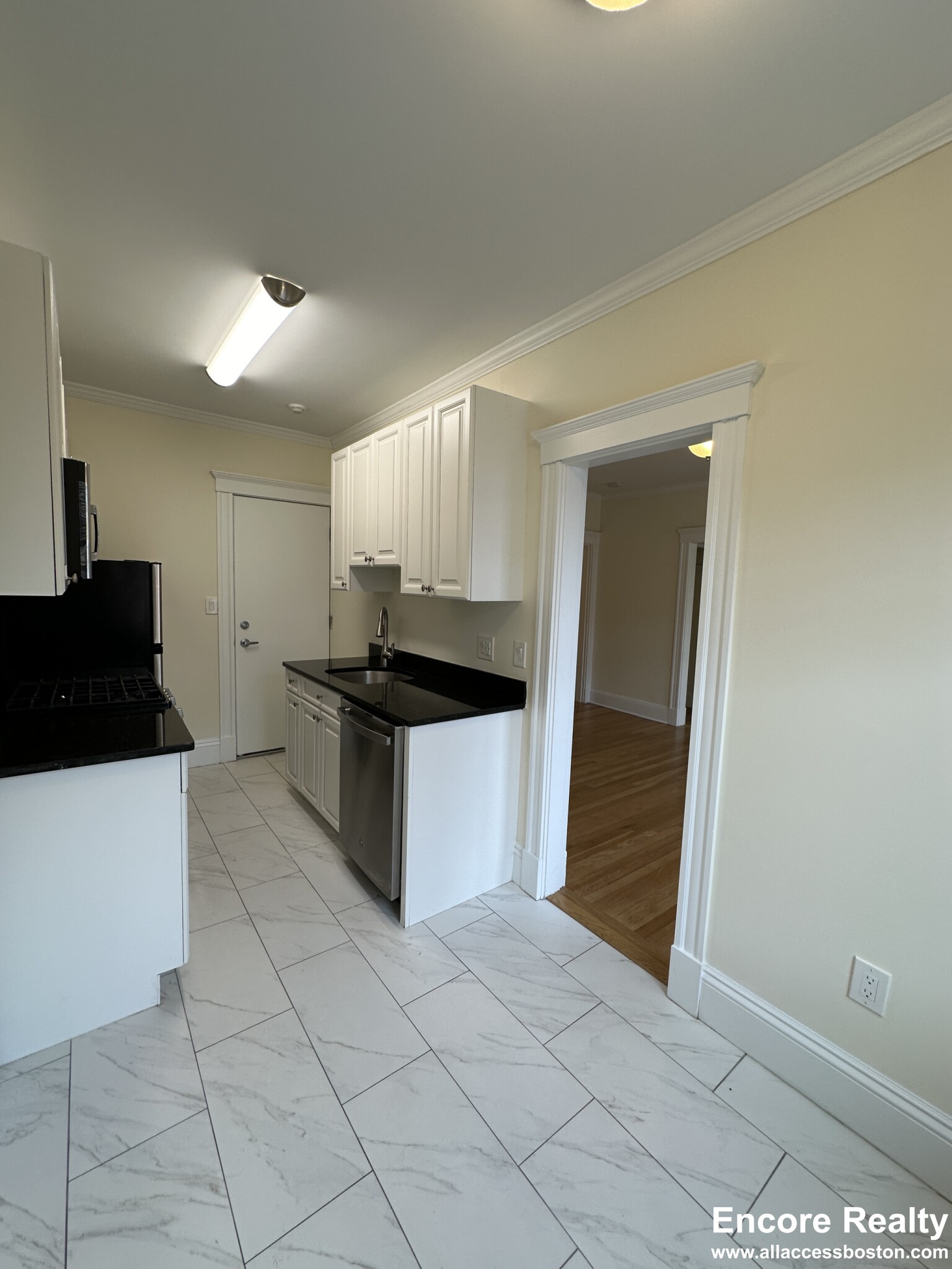 Studio bed, 1 bath apartment for rent at 22 Chauncy St Unit 20, Neighborhood Nine — photo 4 of 14