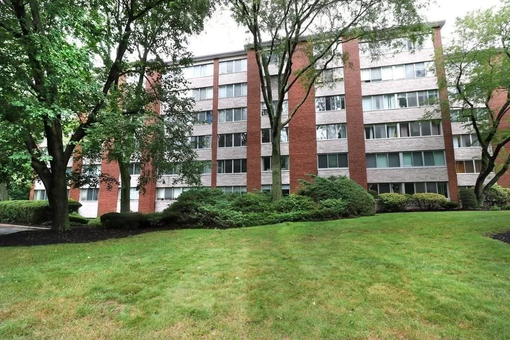 2 bed, 2 bath apartment for rent at 22 Chestnut Pl Unit 114, Brookline — photo 16 of 17