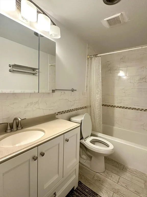 1 bed, 1.5 bath apartment for rent at 22 Chestnut Pl Unit 306, Brookline — photo 6 of 6