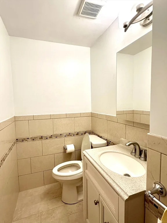 1 bed, 1.5 bath apartment for rent at 22 Chestnut Pl Unit 306, Brookline — photo 1 of 6
