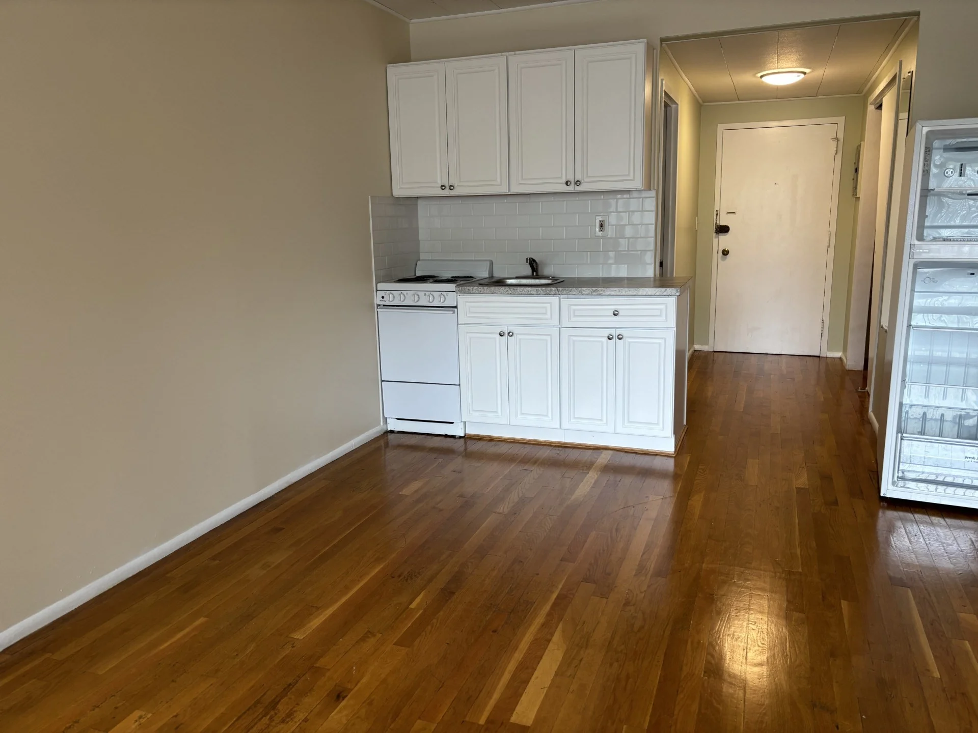 1 bed, 1 bath apartment for rent at 22 Chestnut Pl Unit M4, Brookline Village — photo 2 of 8