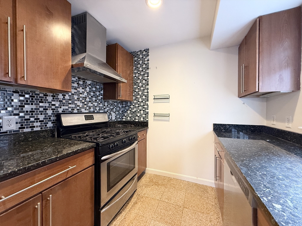 2 bed, 2 bath apartment for rent at 22 Chestnut Unit A, Cambridgeport — photo 4 of 17