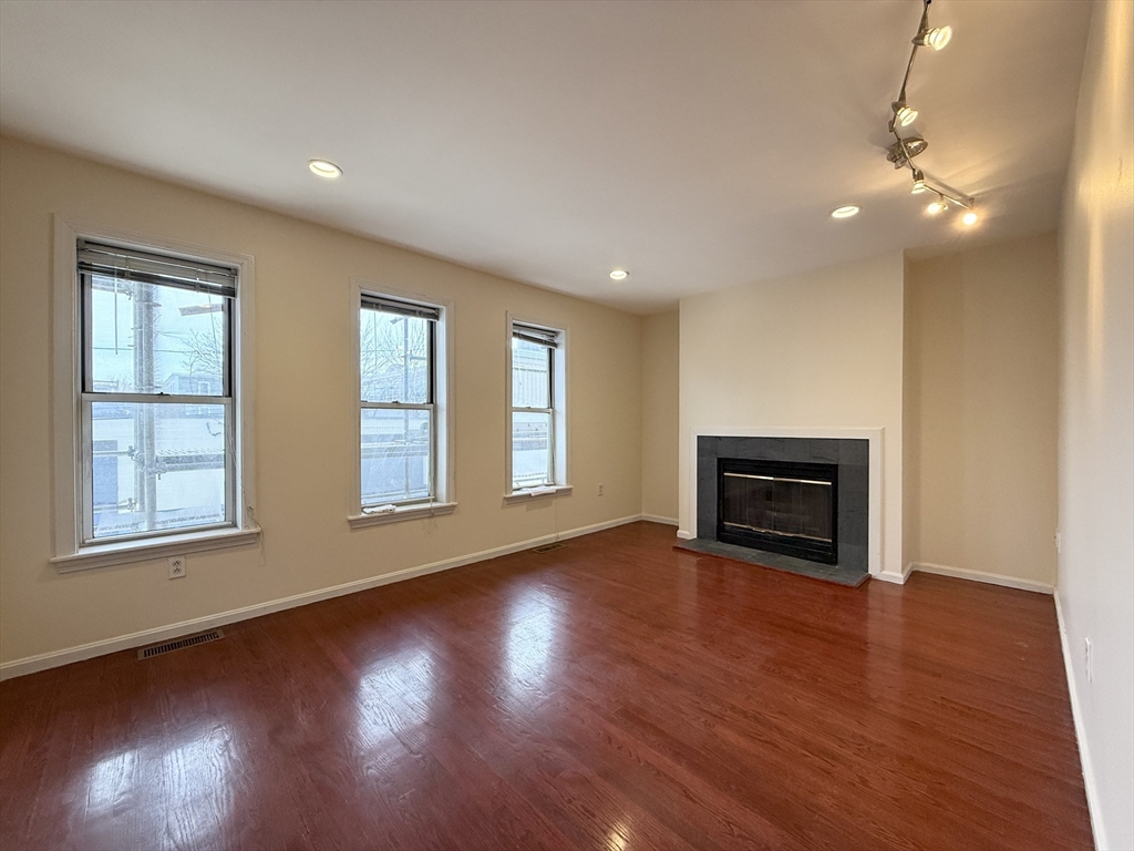 2 bed, 2 bath apartment for rent at 22 Chestnut Unit A, Cambridgeport — photo 9 of 17