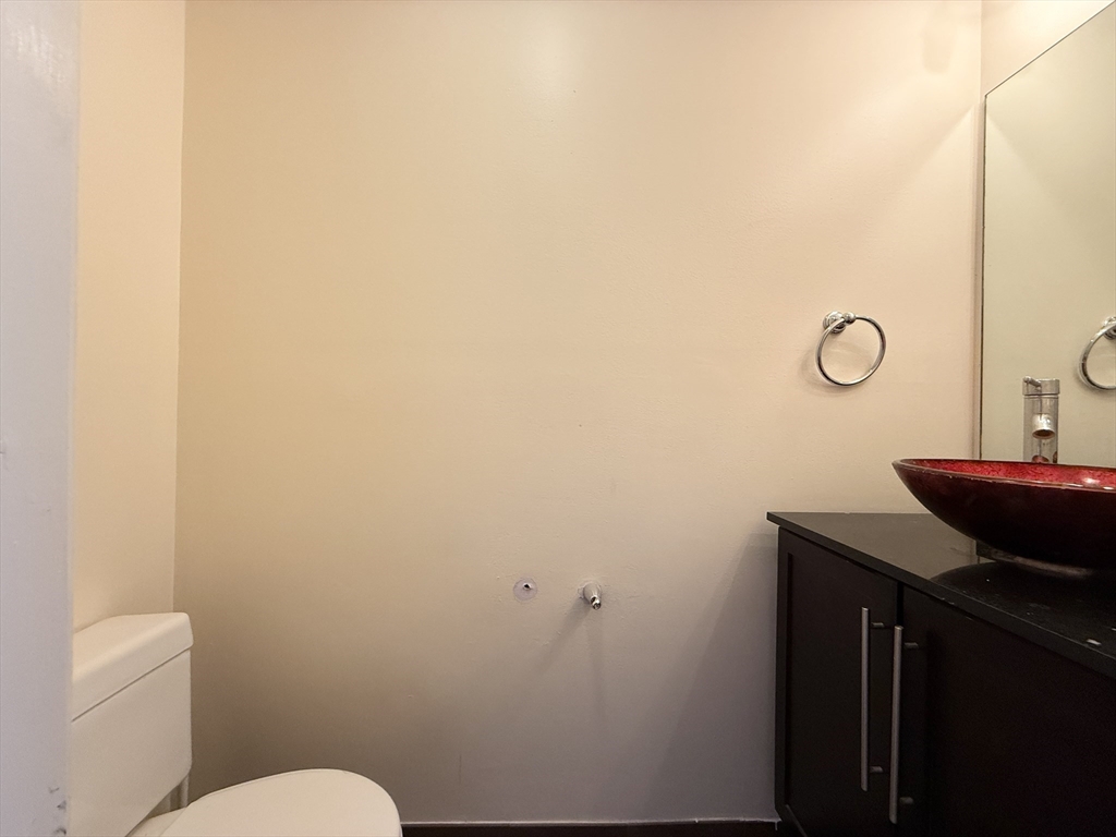 2 bed, 2 bath apartment for rent at 22 Chestnut Unit A, Cambridgeport — photo 8 of 17