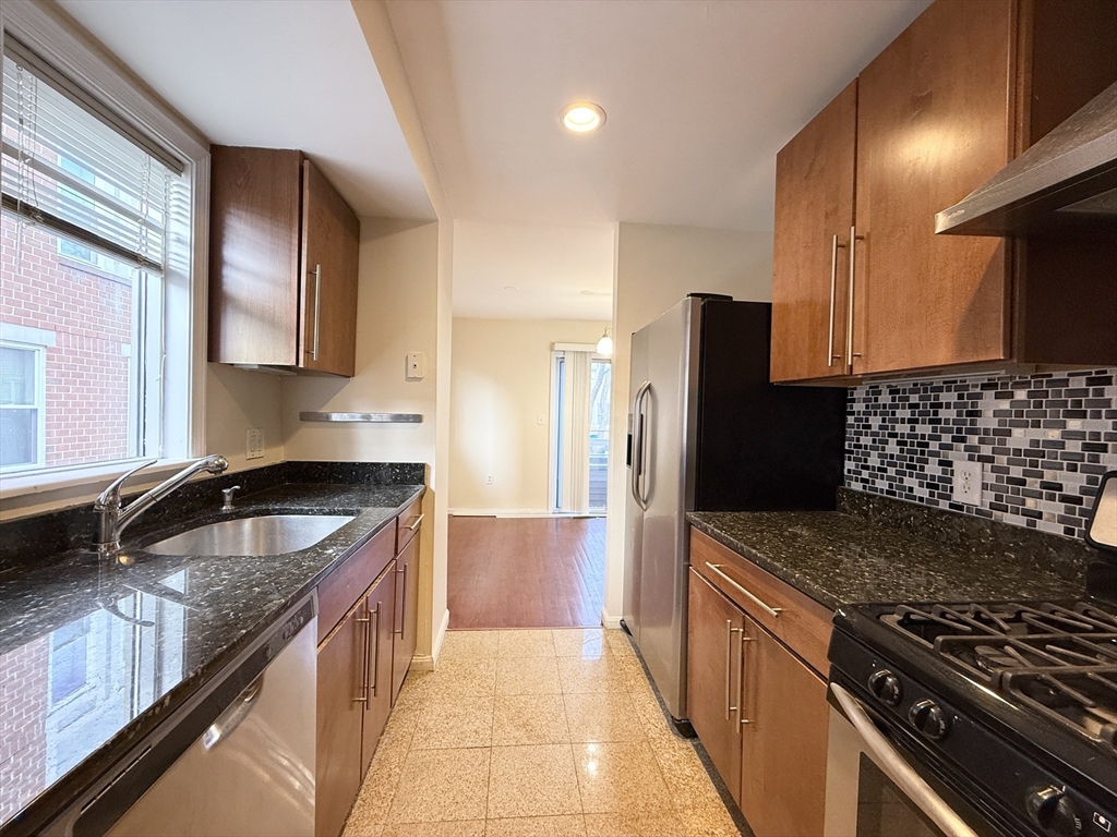 2 bed, 2 bath apartment for rent at 22 Chestnut Unit A, Cambridgeport — photo 5 of 17