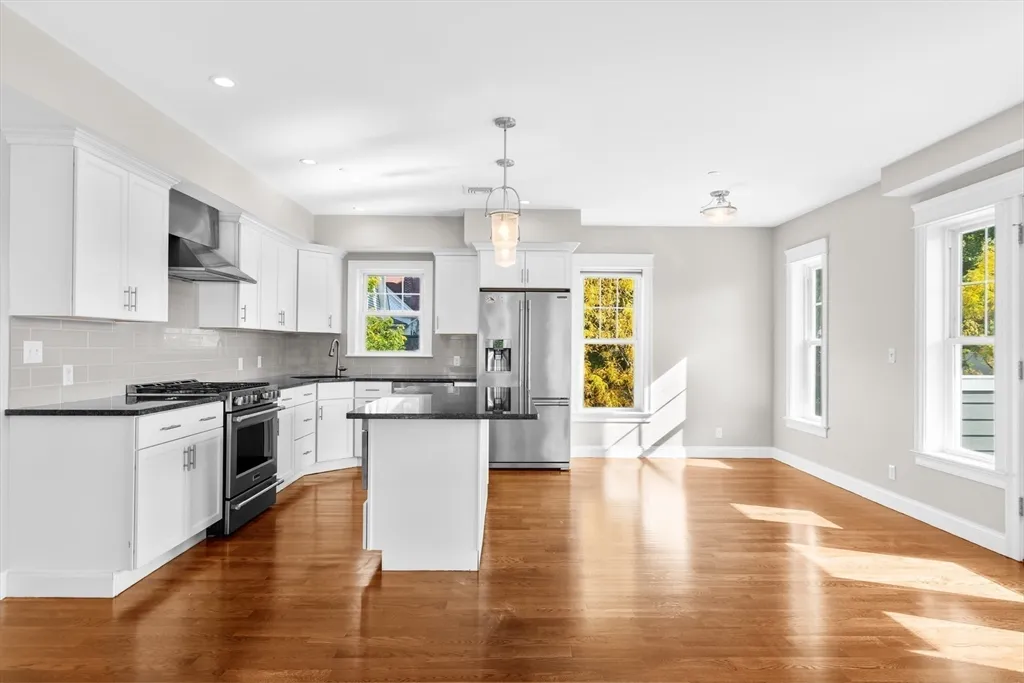 2 bed, 2 bath apartment for rent at 22 Chickatawbut St Unit 2, Dorchester — photo 4 of 11