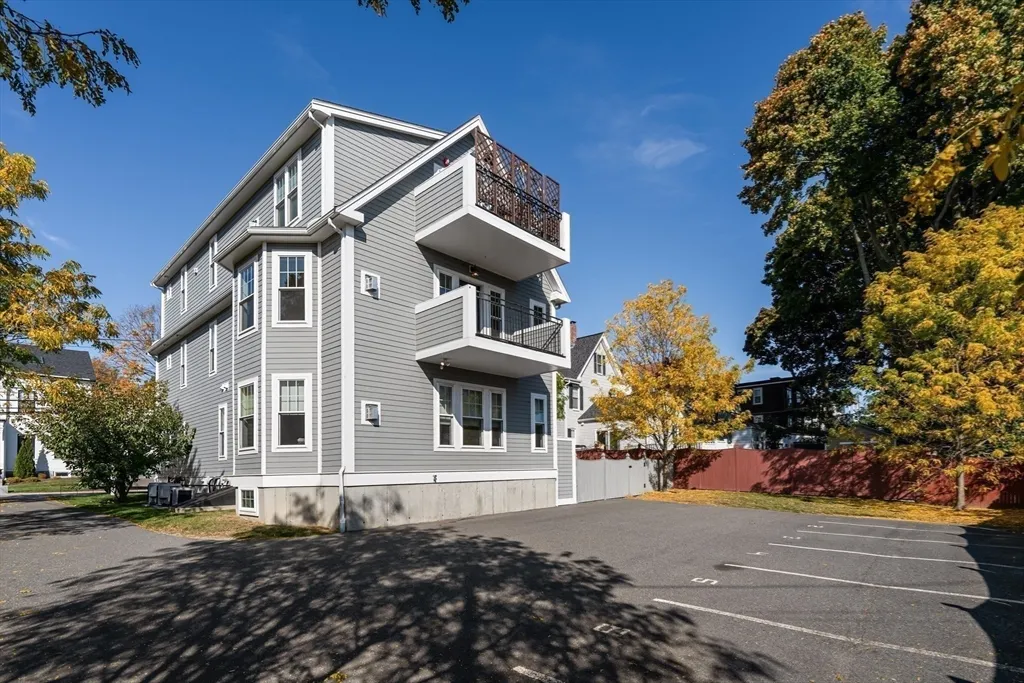 2 bed, 2 bath apartment for rent at 22 Chickatawbut St Unit 2, Dorchester — photo 10 of 11