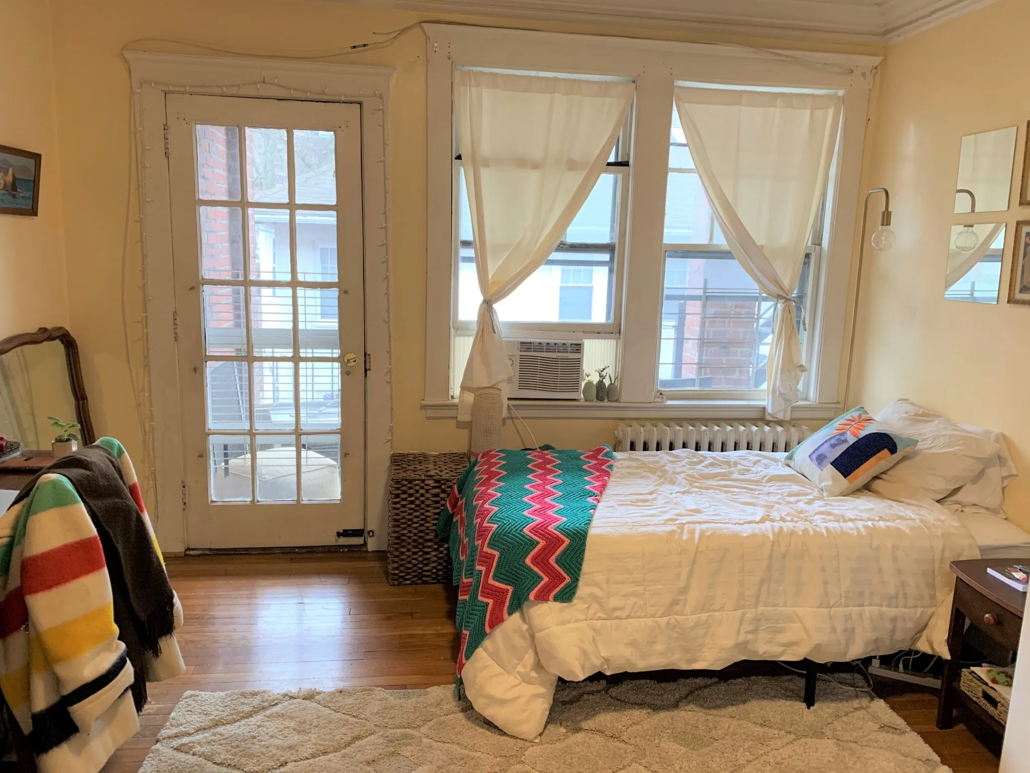 Studio bed, 1 bath apartment for rent at 22 Chiswick Rd Unit 10, Brighton — photo 11 of 16