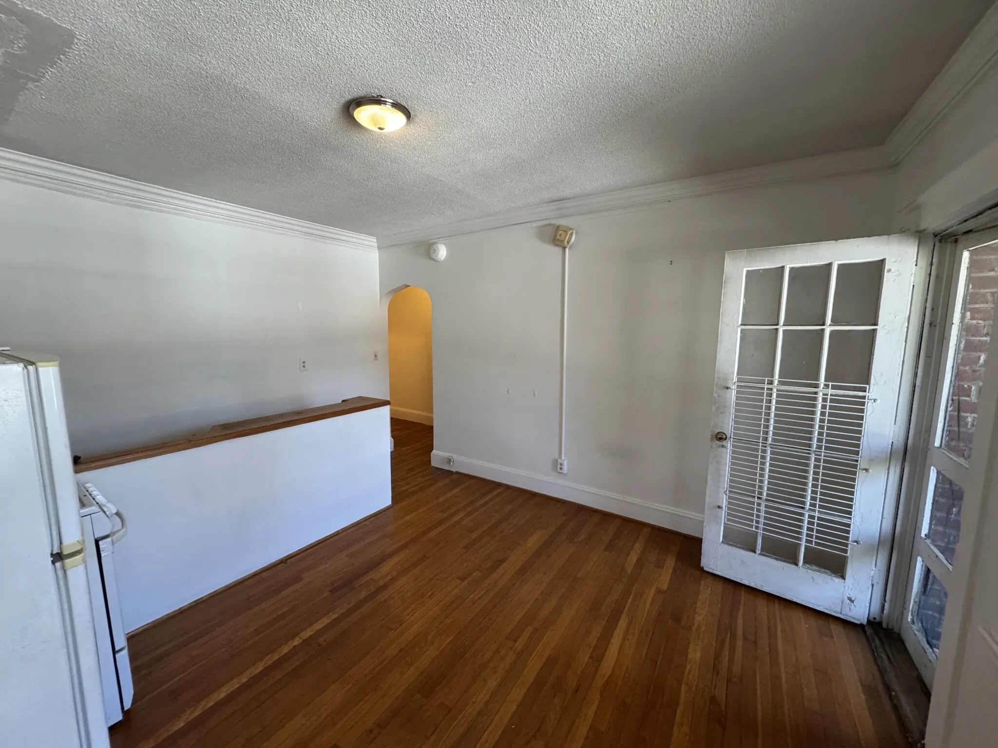 Studio bed, 1 bath apartment for rent at 22 Chiswick Rd Unit 10, Brighton — photo 3 of 16