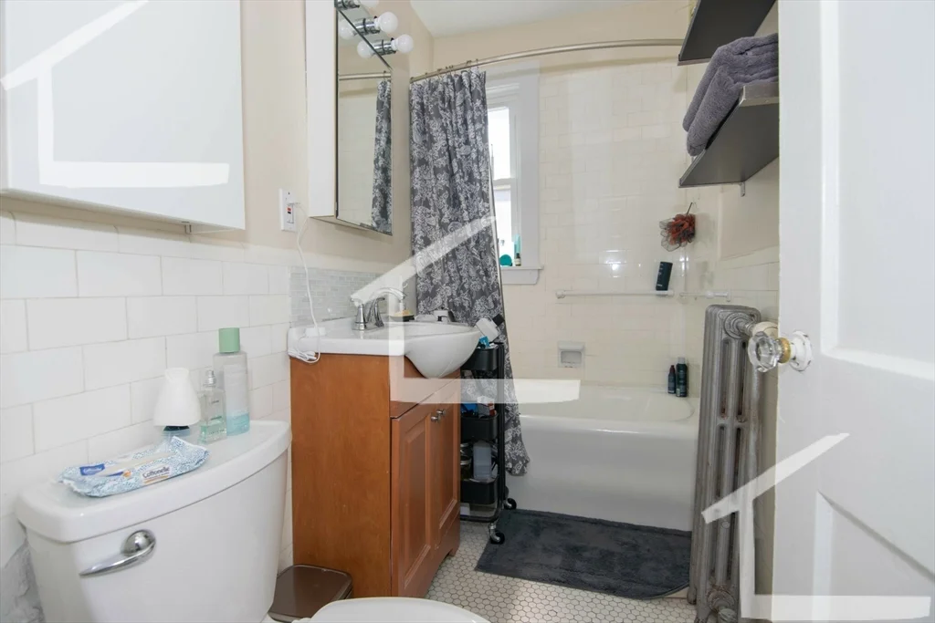 1 bed, 1 bath apartment for rent at 22 Chiswick Rd Unit 3, Brighton — photo 8 of 15