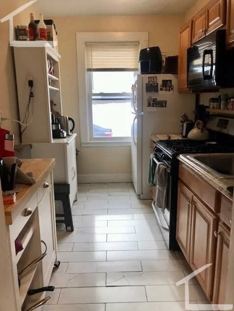 1 bed, 1 bath apartment for rent at 22 Chiswick Rd Unit 3, Brighton — photo 2 of 15