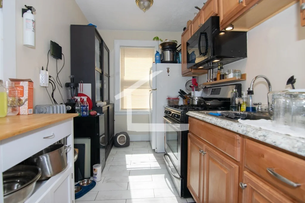 1 bed, 1 bath apartment for rent at 22 Chiswick Rd Unit 3, Brighton — photo 1 of 15