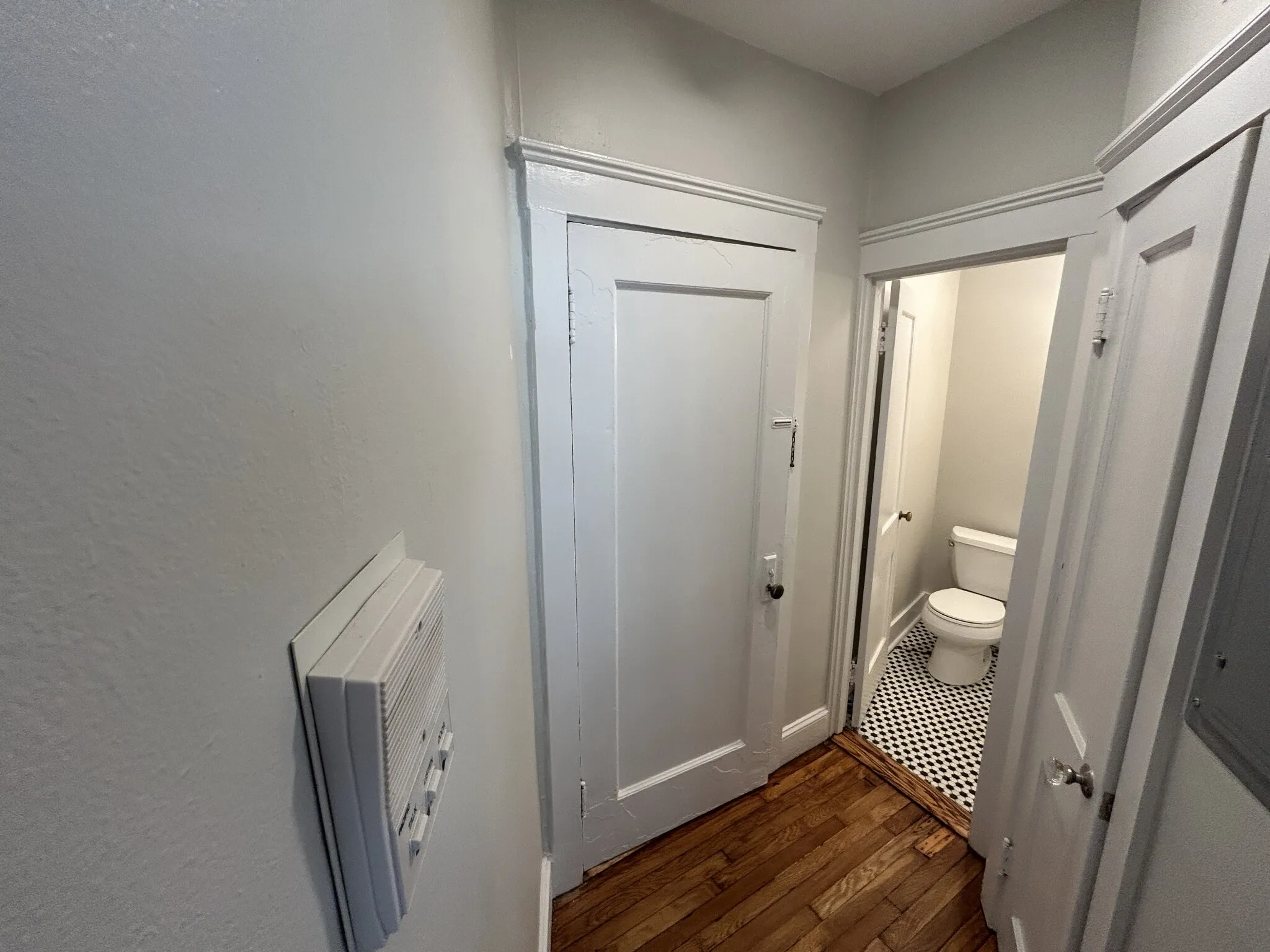 Studio bed, 1 bath apartment for rent at 22 Chiswick Rd Unit 5, Brighton — photo 9 of 13