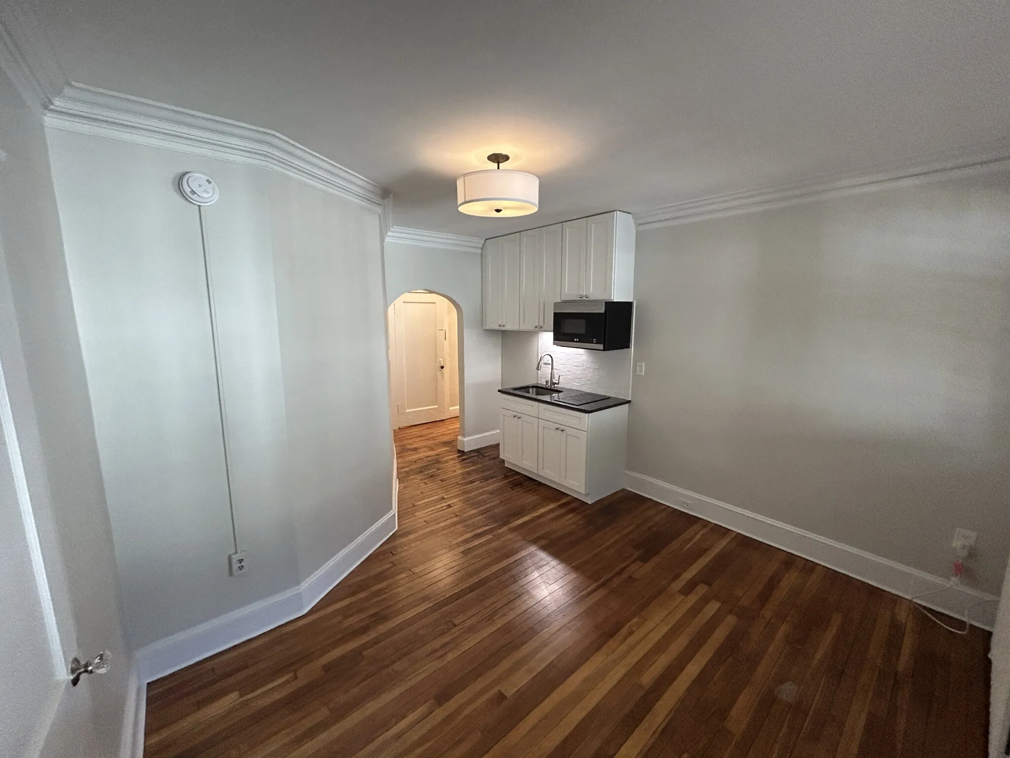 Studio bed, 1 bath apartment for rent at 22 Chiswick Rd Unit 5, Brighton — photo 5 of 13