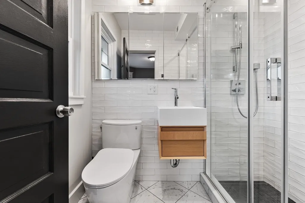 3 bed, 2 bath apartment for rent at 22 Clarendon Ave Unit 2, Teele Square — photo 9 of 17