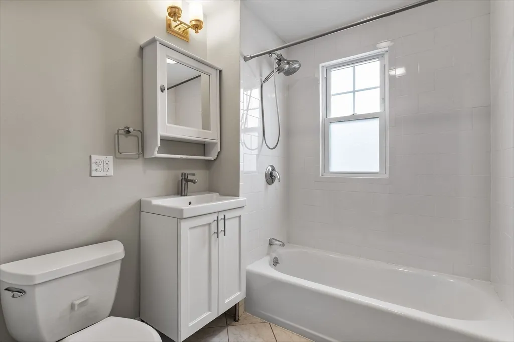 3 bed, 2 bath apartment for rent at 22 Clarendon Ave Unit 2, Teele Square — photo 14 of 17