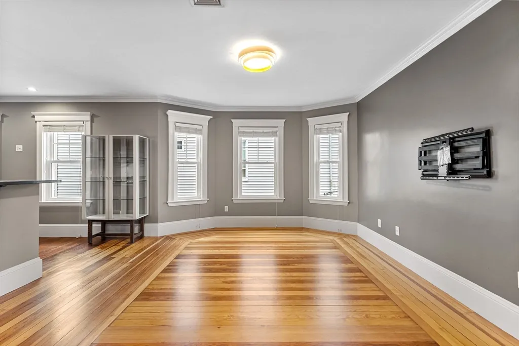 3 bed, 2 bath apartment for rent at 22 Clarendon Ave Unit 2, Teele Square — photo 5 of 17