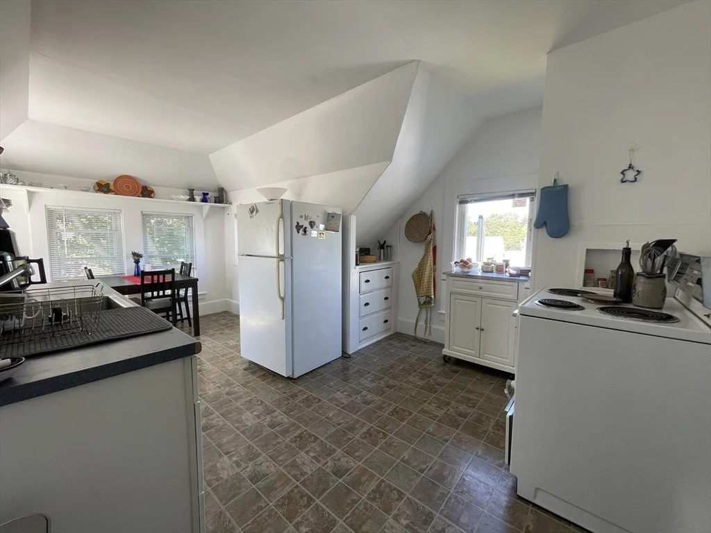 1 bed, 1 bath apartment for rent at 22 Cleveland Ave Unit 3, Woburn — photo 12 of 23