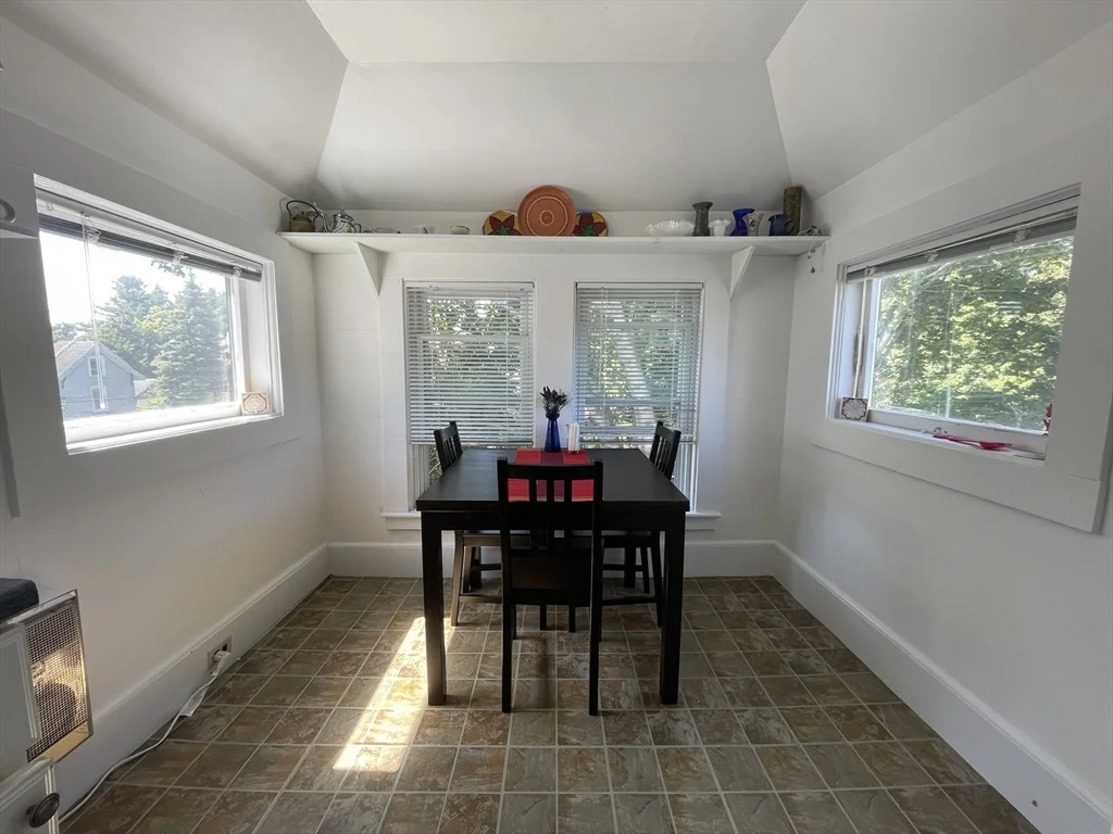 1 bed, 1 bath apartment for rent at 22 Cleveland Ave Unit 3, Woburn — photo 15 of 23