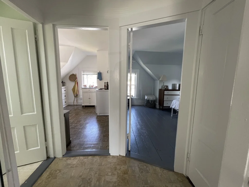 1 bed, 1 bath apartment for rent at 22 Cleveland Ave Unit 3, Woburn — photo 11 of 23