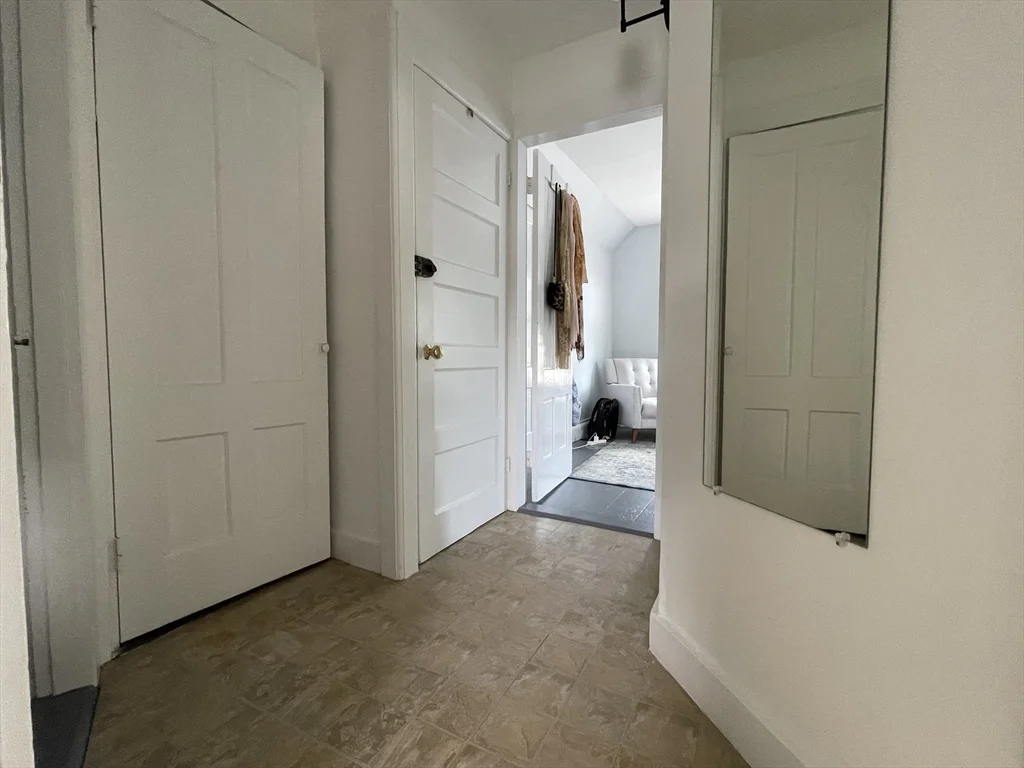 1 bed, 1 bath apartment for rent at 22 Cleveland Ave Unit 3, Woburn — photo 4 of 23