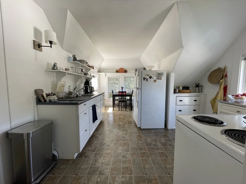 1 bed, 1 bath apartment for rent at 22 Cleveland Ave Unit 3, Woburn — photo 14 of 23