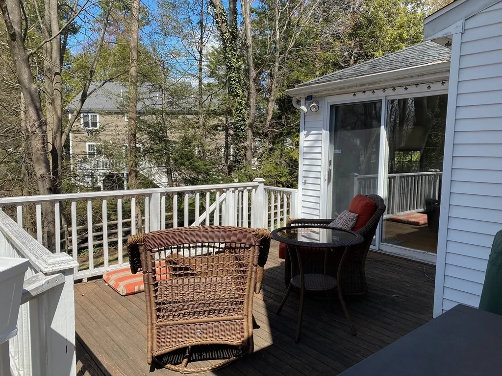 3 bed, 1 bath apartment for rent at 22 Cleveland Rd, Wellesley Hills — photo 17 of 22