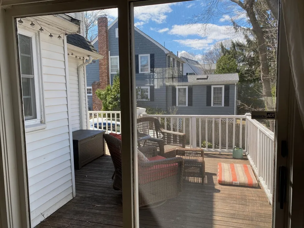 3 bed, 1 bath apartment for rent at 22 Cleveland Rd, Wellesley Hills — photo 10 of 22