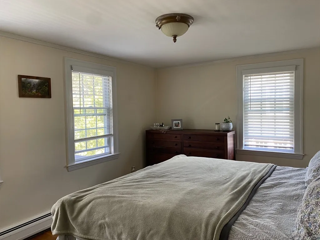 3 bed, 1 bath apartment for rent at 22 Cleveland Rd, Wellesley Hills — photo 13 of 22