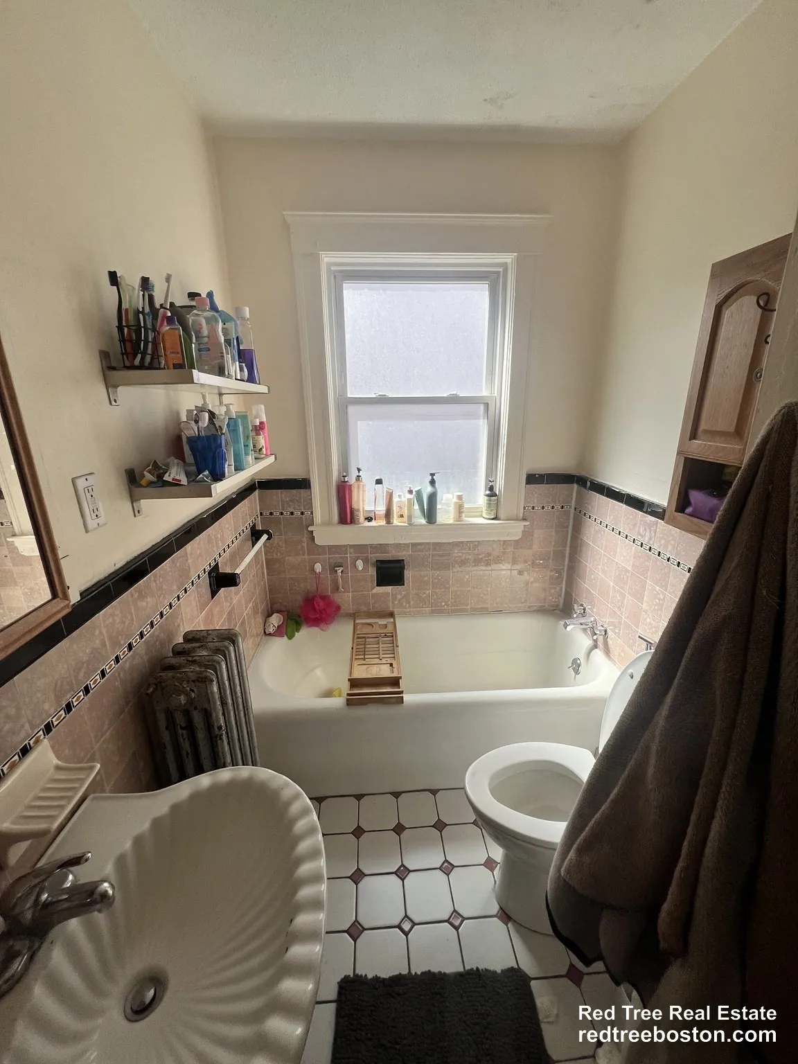 4 bed, 2 bath apartment for rent at 22 Commonwealth Ter Unit 1, Brighton — photo 8 of 11