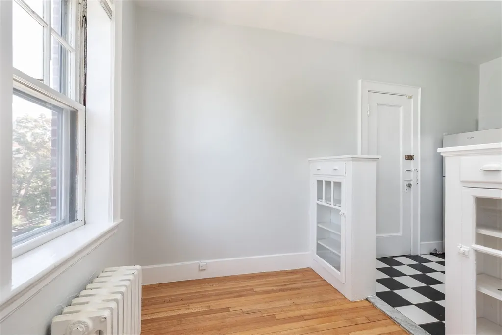 1 bed, 1 bath apartment for rent at 22 Concord Ave Unit 10, Harvard Square — photo 7 of 9