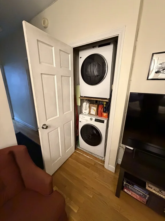 2 bed, 1 bath apartment for rent at 22 Cooper St Unit 3, North End — photo 2 of 13
