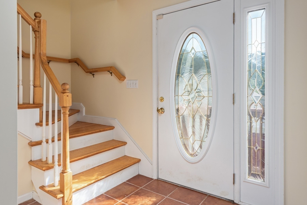 4 bed, 2 bath apartment for rent at 22 Cove St, Onset — photo 5 of 35