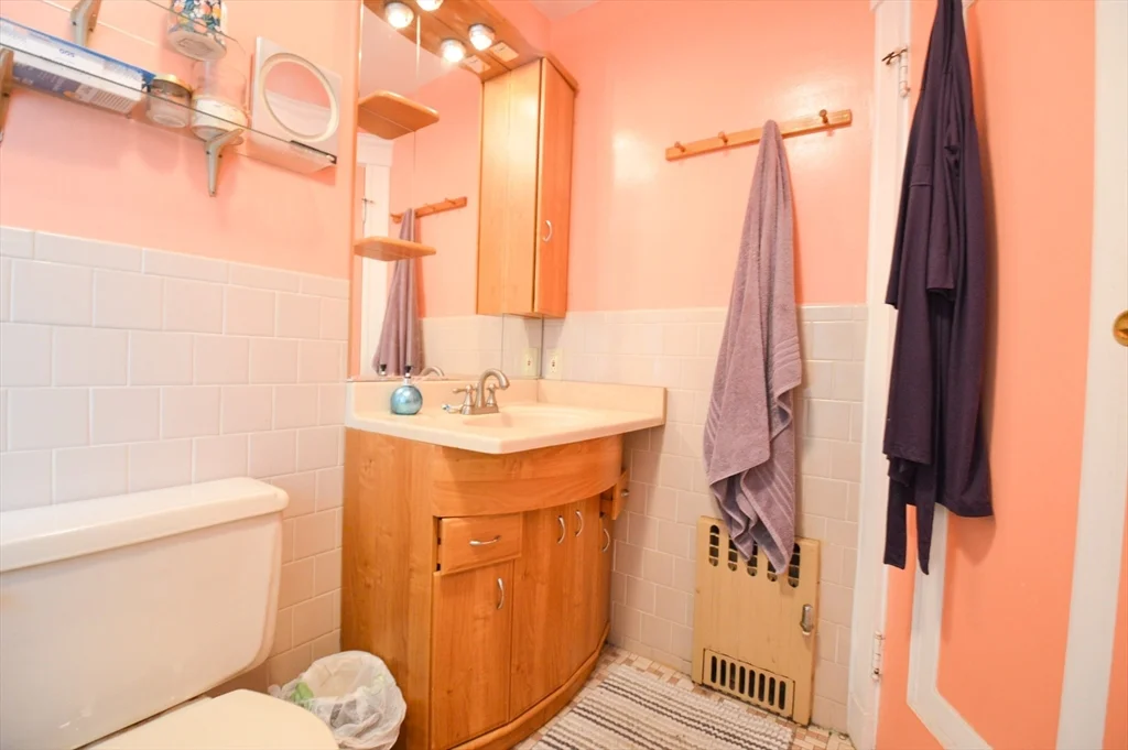 3 bed, 2 bath apartment for rent at 22 Cresthill Rd, Brighton — photo 9 of 13