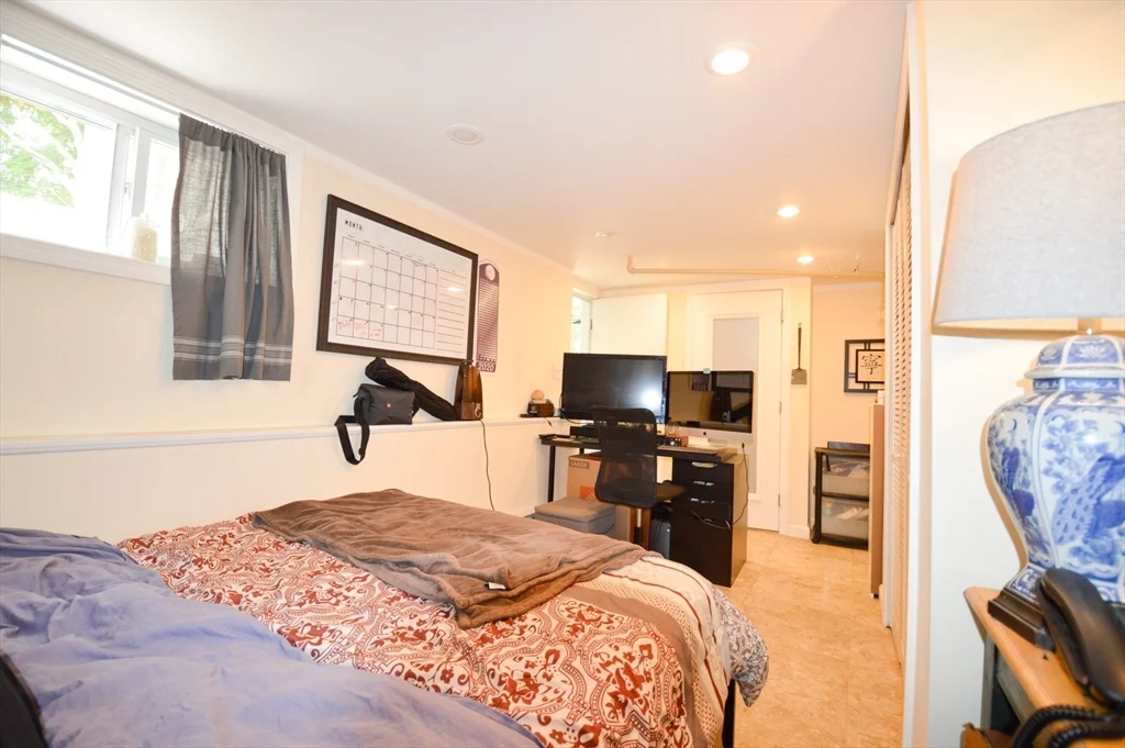 3 bed, 2 bath apartment for rent at 22 Cresthill Rd, Brighton — photo 4 of 13