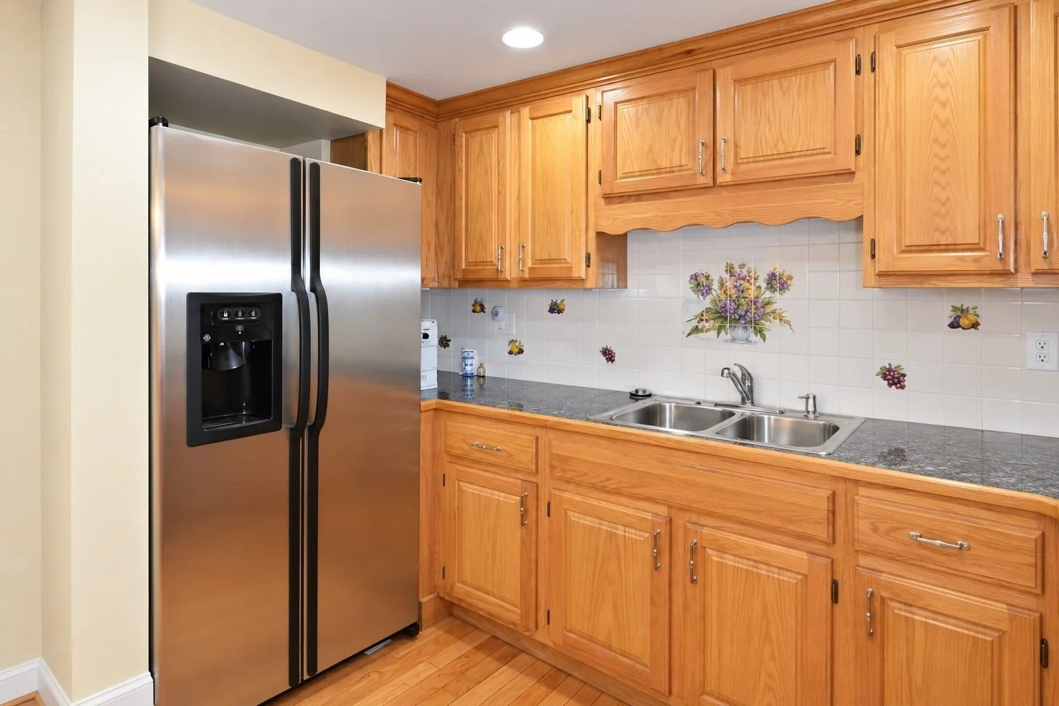 1 bed, 1 bath apartment for rent at 22 Dana St Unit B, Winter Hill — photo 5 of 18