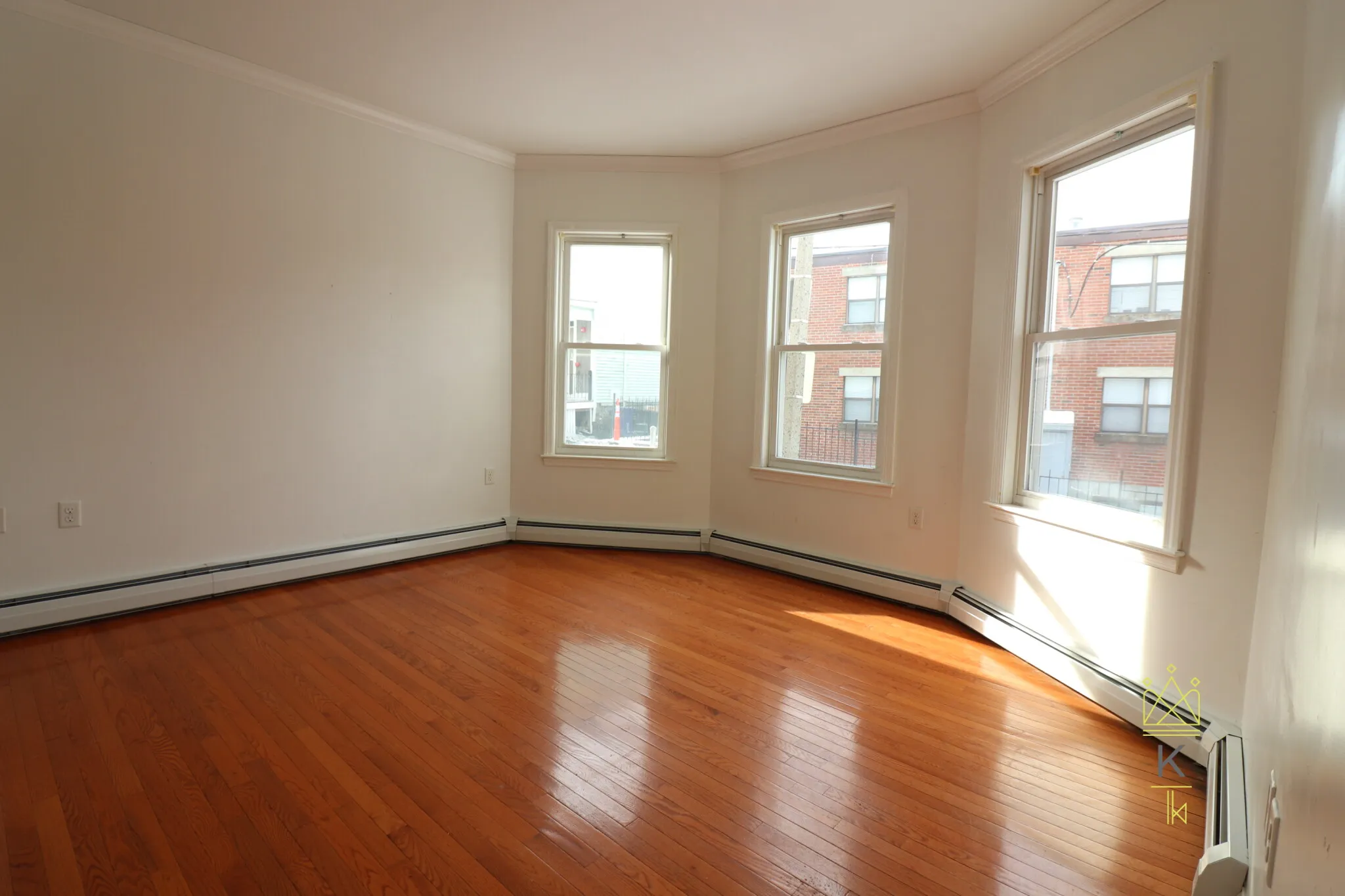 3 bed, 1 bath apartment for rent at 22 Darling St Unit 0, Mission Hill