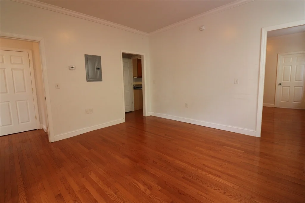 3 bed, 1 bath apartment for rent at 22 Darling St Unit 22, Mission Hill — photo 6 of 18