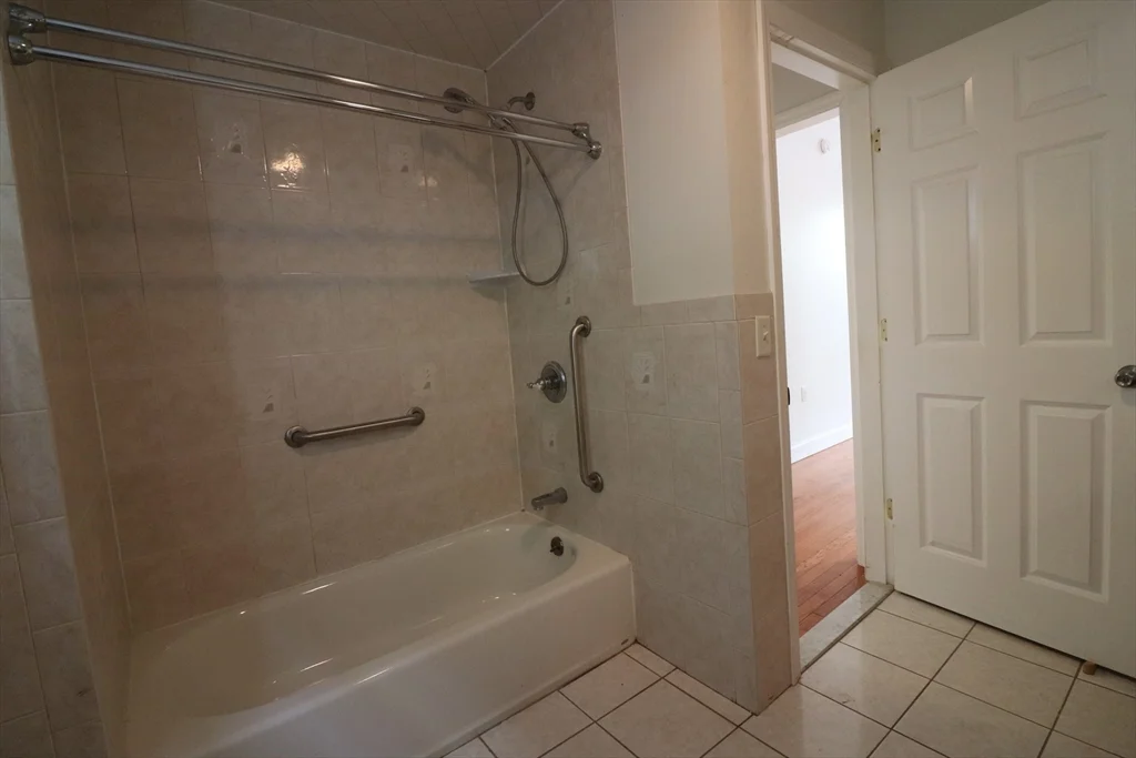 3 bed, 1 bath apartment for rent at 22 Darling St Unit 22, Mission Hill — photo 9 of 18