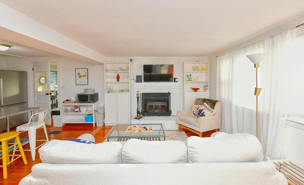 2 bed, 1 bath apartment for rent at 22 Datewood St Unit WINTER, Parkwood Beach — photo 10 of 22