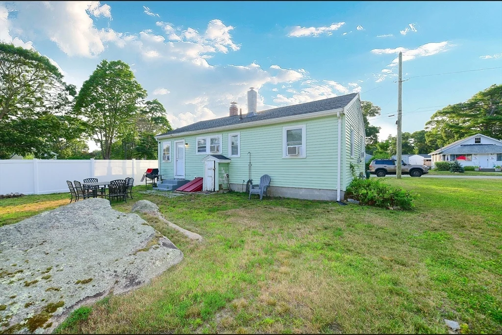 2 bed, 1 bath apartment for rent at 22 Datewood St Unit WINTER, Parkwood Beach — photo 22 of 22