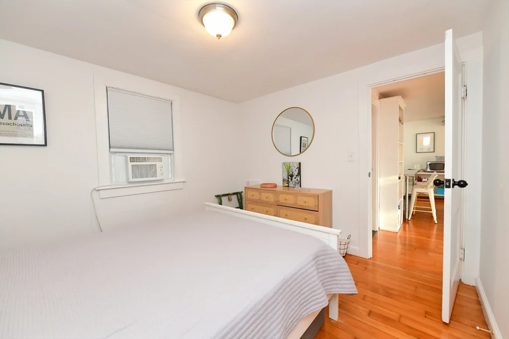 2 bed, 1 bath apartment for rent at 22 Datewood St Unit WINTER, Parkwood Beach — photo 12 of 22